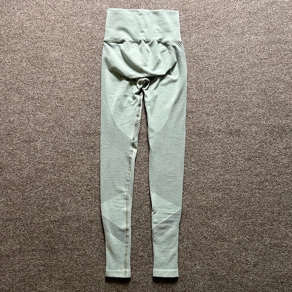 Lululemon Aerial Silk Tight Grey Sage Green Seamless Knit Leggings 28” Size 2_4